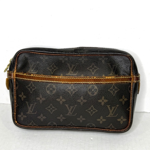 Auth LOUIS VUITTON Clutch - Picture 1 of 12